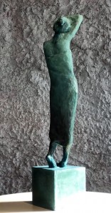 B.T., Olga Prokop-Miśniakiewicz, rzeźba, żywica akrylowa z opiłkami miedzi, patynowana, malowana, wys. 40 cm, 2020